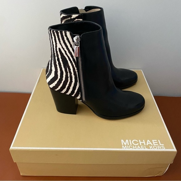 MICHAEL Michael Kors Shoes - Women’s Silvy Ankle Boots Leather/Hair Calf - Michael Kors Black/White Size 5M